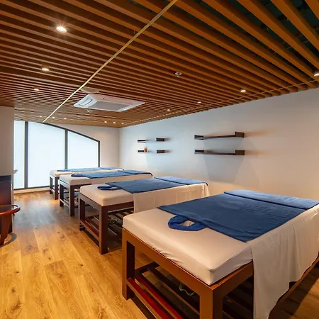 D\'Lioro Hotel & Resort