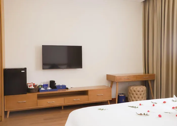 Hotel D'lioro &