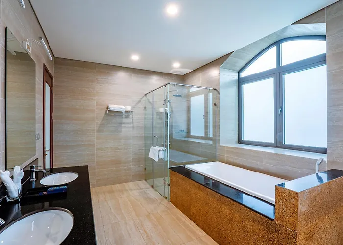 Hotel D'lioro & 5*