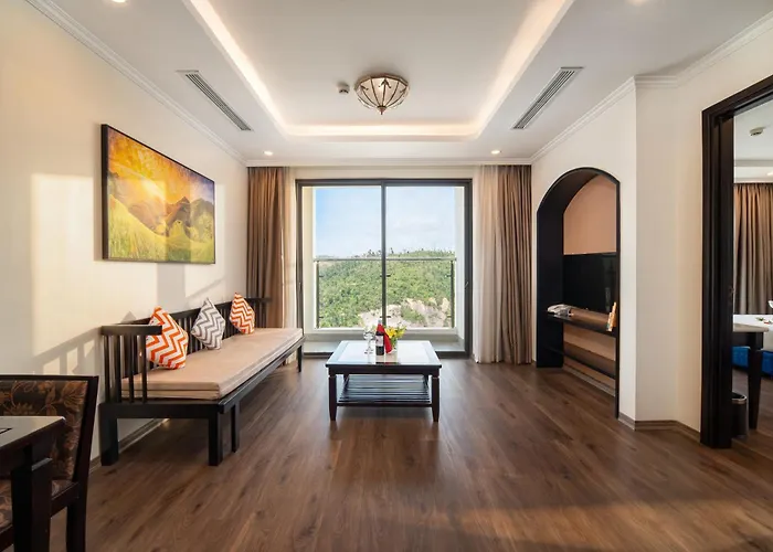 Hotel D'lioro & Hạ Long