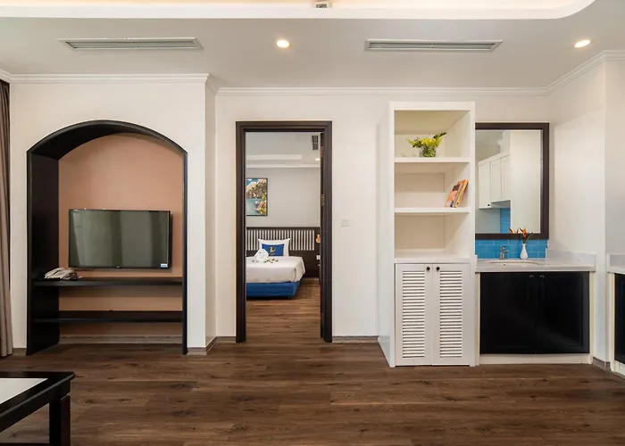 Hotel D'lioro & 5*